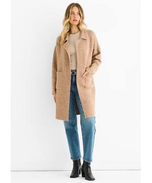 Dieser braune Wollmischung Longline Cardigan ohne Verschluss bietet eine gemütliche, lässige Passform, die sich perfekt zum Übereinandertragen eignet. Die weiche Wollmischung hält Sie warm, während das lange Design jedem lässigen Outfit eine mutige, stilvolle Note verleiht. Einfach offen zu tragen, ist es ein vielseitiges Stück, das Komfort mit müheloser Eleganz kombiniert.