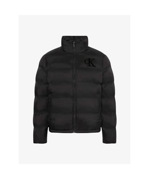 
Waterbestendig nylon, optionele capuchon in kraag, zoom met trekkoord en stoppers, ritssluiting, zakken met ritssluiting, imitatiedonzen isolatie met middengewicht, Calvin Klein-monogram applicatie op de borst, regular fit.