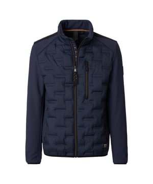 
Stijlvol en functioneel: deze jas van Casa Moda is een ideale keuze voor dagelijks gebruik. Gemaakt van 100% polyester, met een effen design en lange mouwen, biedt hij comfort én bescherming. Dankzij het onderhoudsvriendelijke materiaal is hij makkelijk wasbaar (40°C) en blijft hij lang mooi. Perfect voor mannen die op zoek zijn naar een tijdloze buitenjas in een diepe blauwtint.