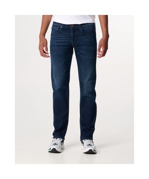 
- Over het Merk: Replay is een Italiaans kledingmerk dat in 1978 werd opgericht door Claudio Buziol. Het merk staat bekend om zijn trendy en casual ontwerpen, die zijn geïnspireerd door de urban lifestyle. De kleding van Replay is gemaakt van hoogwaardige materialen, zoals katoen, denim en leer. Het merk biedt een breed scala aan kleding aan, waaronder jeans, truien, jassen, broeken, shorts en accessoires. De ontwerpen van Replay zijn vaak geïnspireerd door de urban lifestyle. Het merk gebruikt moderne stijlelementen, zoals comfortabele pasvormen, trendy prints en opvallende logo's, om een ​​trendy en casual uitstraling te creëren.