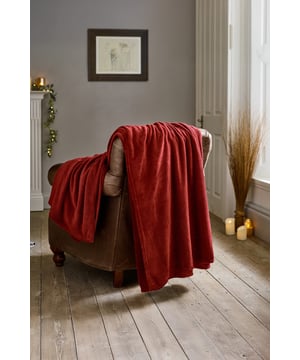 Rich and inviting, The Big One Throw Blanket in Wine brings warmth and indulgent comfort to your space. Measuring 230x270cm, this oversized plush fleece is perfect for curling up on cold nights while adding a bold seasonal accent to your décor.