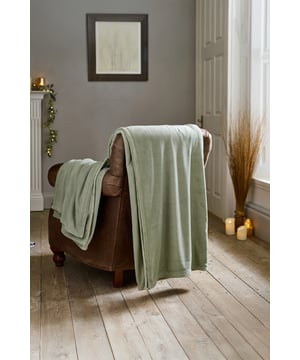 Bring serene comfort into your home with The Big One Throw Blanket in Desert Sage. This oversized 230x270cm fleece throw is luxuriously soft and generously sized, ideal for draping over beds or sofas while adding a fresh, calming colour accent.