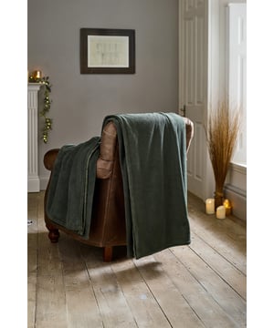 Add a touch of earthy calm with The Big One Throw Blanket in Thyme. Crafted from ultra-soft fleece and measuring 230x270cm, this oversized plush throw delivers indulgent comfort while bringing a subtle green hue that blends beautifully with natural or neutral décor.