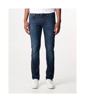 
Denham Bolt T-shirt is een relaxed fit kledingstuk in donker groen dat je garderobe opfrist. Gemaakt van zachte katoen, biedt dit T-shirt comfort en stijl in één. Denham staat bekend om vakmanschap en oog voor detail, waardoor elk kledingstuk een unieke uitstraling krijgt die je dagelijkse look compleet maakt. - Over het Merk: Denham is een in Nederland opgericht denimmerk dat in 2008 werd opgericht door Engelse jeanmaker Jason Denham. Het merk staat bekend om zijn unieke en eigenzinnige ontwerpen. De kleding van Denham is gemaakt van hoogwaardige materialen, zoals denim, katoen en wol. Het merk biedt een breed scala aan items aan, waaronder jeans, jassen, broeken, truien, overhemden en accessoires. De ontwerpen van Denham zijn vaak geïnspireerd door de Amerikaanse en Japanse denimcultuur. Het merk gebruikt unieke stijlelementen, zoals contrasterende stiksels, vintage wash en oversize pasvormen, om een unieke en eigenzinnige uitstraling te creëren.