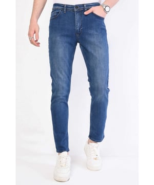 Koop dit True Rise artikel nu met hoge korting op V&D in de online True Rise outlet.
Spijkerbroek Heren Stretch Regular Fit - DP30-NW - Blauw - <p><strong>Specificaties:<br /></strong>- Spijkerbroek Heren Stretch Regular fit<br />- Kleur: Blauw<br />- Artikelcode: DP30-NW<br />- Lengte: Standaard <br />- Pasvorm: Regular Fit / Stretch<br />- Sluiting: Rits<br />- Materiaal: 98% Coton, 2% Spandex<br />- Weefsel: Denimweefsel <br />- Zakken: 2 Voorzakken, 2 Achterzakken<br />- Wasvoorschrift: Machinewas 30 graden (Niet in de droger)<br />- Beschikbare maten: 29 - 30 - 31 - 32 - 33 - 34 - 36 - 38</p>