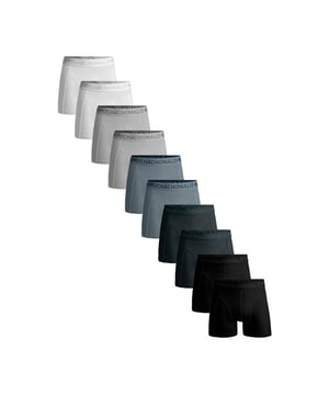 
<p>Ervaar ultiem comfort en stijl met Muchachomalo katoenen boxershorts. Gemaakt van hoogwaardig katoen, bieden deze boxershorts een ongeëvenaarde zachtheid. Het ademende materiaal zorgt voor een fris gevoel de hele dag door, terwijl de nauwsluitende pasvorm optimale ondersteuning biedt.</p>
<p>Of je nu een actieve dag hebt of ontspant, Muchachomalo boxershorts houden je comfortabel en zelfverzekerd. Kies voor kwaliteit, kies voor Muchachomalo.</p> Materiaal: 95% Cotton / 5% Elastane - 210 gram 
Wasinstructies: Wassen op 30 graden,Niet in de droger,Strijken op matig warme stand (2 stippen) Kleur: Blauw,Zwart,Wit,Grijs