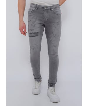 Dit item uit onze Herenkleding Outlet outlet scoor je nu extra voordelig op V&D waar het altijd True Rise sale is. 
Heren Broek met Gaten Slim Fit -DC-055- Grijs - <p><strong>Specificaties:<br /></strong>- Heren Broek met Gaten Slim Fit<br />- Kleur: Zie afbeelding <br />- Artikelcode:  D&C-055<br />- Lengte: Standaard 34<br />- Pasvorm: Slim Fit / Stretch<br />- Patroon: Print / Gaten<br />- Sluiting: Knopen<br />- Materiaal: 98% Coton, 2% Spandex<br />- Weefsel: Denimweefsel <br />- Zakken: 2 Voorzakken, 2 Achterzakken<br />- Wasvoorschrift: Machinewas 30 graden<br />- Beschikbare maten: 29 - 30 - 31 - 32 - 33 - 34 - 36 - 38</p>