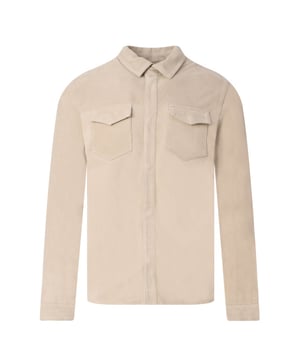 
Alter Ego Robert Overshirt Het Alter Ego Robert Overshirt in lichtbruin combineert stijl en comfort met een stevige kraag en handige borstzakken. Gemaakt van hoogwaardige materialen, biedt dit overshirt een moderne look met lange mouwen en een subtiele sluiting. Alter Ego staat bekend om zijn eigentijdse ontwerpen die elegantie en functionaliteit moeiteloos samenbrengen.
