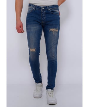 Deze topper uit de True Rise collectie scoor je nu in onze True Rise outlet met flinke korting. Op V&D is het altijd True Rise uitverkoop.
Ripped Jeans Heren Slim Fit Strech -DC-046- Blauw - <p><strong>Specificaties:<br /></strong>- Ripped Jeans Heren Slim Fit Strech<br />- Kleur: Zie afbeelding <br />- Artikelcode: D&C-046<br />- Lengte: Standaard 34<br />- Pasvorm: Slim Fit / Stretch<br />- Patroon:  Gaten<br />- Sluiting: Knopen<br />- Materiaal: 98% Coton, 2% Spandex<br />- Weefsel: Denimweefsel <br />- Zakken: 2 Voorzakken, 2 Achterzakken<br />- Wasvoorschrift: Machinewas 30 graden<br />- Beschikbare maten: 29 - 30 - 31 - 32 - 33 - 34 - 36 - 38</p>