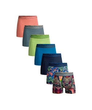 
<p>Ervaar ultiem comfort en stijl met Muchachomalo katoenen boxershorts. Gemaakt van hoogwaardig katoen, bieden deze boxershorts een ongeëvenaarde zachtheid. Het ademende materiaal zorgt voor een fris gevoel de hele dag door, terwijl de nauwsluitende pasvorm optimale ondersteuning biedt.</p>
<p>Of je nu een actieve dag hebt of ontspant, Muchachomalo boxershorts houden je comfortabel en zelfverzekerd. Kies voor kwaliteit, kies voor Muchachomalo.</p> Materiaal: 95% Cotton / 5% Elastane - 210 gram 
Wasinstructies: Wassen op 30 graden,Niet in de droger,Strijken op matig warme stand (2 stippen) Kleur: Blauw,Roze,Grijs,Print