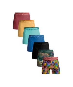 
<p>Ervaar ultiem comfort en stijl met Muchachomalo katoenen boxershorts. Gemaakt van hoogwaardig katoen, bieden deze boxershorts een ongeëvenaarde zachtheid. Het ademende materiaal zorgt voor een fris gevoel de hele dag door, terwijl de nauwsluitende pasvorm optimale ondersteuning biedt.</p>
<p>Of je nu een actieve dag hebt of ontspant, Muchachomalo boxershorts houden je comfortabel en zelfverzekerd. Kies voor kwaliteit, kies voor Muchachomalo.</p> Materiaal: 95% Cotton / 5% Elastane - 210 gram 
Wasinstructies: Wassen op 30 graden,Niet in de droger,Strijken op matig warme stand (2 stippen) Kleur: Blauw,Rood,Zwart,Oranje,Print