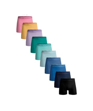 
<p>Ervaar ultiem comfort en stijl met Muchachomalo katoenen boxershorts. Gemaakt van hoogwaardig katoen, bieden deze boxershorts een ongeëvenaarde zachtheid. Het ademende materiaal zorgt voor een fris gevoel de hele dag door, terwijl de nauwsluitende pasvorm optimale ondersteuning biedt.</p>
<p>Of je nu een actieve dag hebt of ontspant, Muchachomalo boxershorts houden je comfortabel en zelfverzekerd. Kies voor kwaliteit, kies voor Muchachomalo.</p> Materiaal: 95% Cotton / 5% Elastane - 210 gram 
Wasinstructies: Wassen op 30 graden,Niet in de droger,Strijken op matig warme stand (2 stippen) Kleur: Blauw,Zwart,Groen,Oranje,Roze,Paars