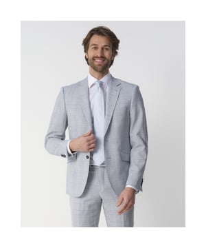 
Recall - shaped fit Pak Maguire 80 belooft een verfijnde uitstraling met zijn blauw grote ruit. Gemaakt van 100% wol, biedt dit pak ultiem comfort. Het colbert heeft een sluiting met twee knopen, klepzakken, haak revers en een dubbele split. De broek heeft riemlussen met haakje- en ritssluiting. Voorzien van een binnenzak en compleet met schoudervulling. Recall staat voor stijlvol modern design en aandacht voor detail. - Over het merk: Recall is een merk dat je wilt herinneren aan mooie, eerste momenten. De spanning en zenuwen bij je eerste date, je eerste sollicitatie of je eerste keer in een kostuum. Deze momenten blijven je lang bij en het merk Recall herinnert je aan die speciale momenten. Recall heeft verschillende pasvormen, wat maakt dat er voor iedere man wel een goedpassende optie bij zit.