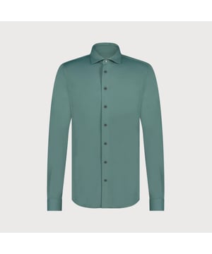 
Ons nieuw ontwikkelde travel shirt. De naam zegt het al een beetje, dit shirt is ideaal om mee te reizen. Maar uiteraard ook voor werkdagen op kantoor of avonden op het terras is het comfortabel dragen.  Door de stofsamenstelling is hij nagenoeg kreukvrij.<br>
Het is een wat dikkere kwaliteit dan zijn voorganger en er is een subtiel weefpatroon zichtbaar.
