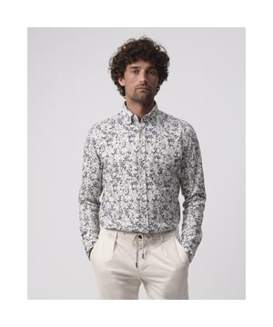 
- Over het merk: De herenkleding van Campbell is klassiek met een moderne twist voor een doelgroep die vol van het leven geniet. Campbell heeft warme trendkleuren, prints en materialen in het assortiment. De comfortabele pasvorm van de kledingstukken biedt een heerlijk draagcomfort en voldoende bewegingsruimte. Ieder kledingstuk van Campbell wordt gemaakt van hoogwaardige stoffen en is perfect afgewerkt.