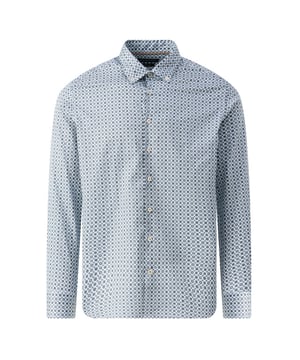 
Bugatti clothing Casual Overhemd LM in lichtblauw trekt de aandacht met zijn speelse patroon en lange mouwen. Dit casual overhemd, zonder borstzak, heeft stevige manchetten en een nette boord. Gemaakt van hoogwaardig katoen biedt het comfort en stijl, ideaal voor feestdagen. Bugatti clothing staat bekend om zijn tijdloze ontwerpen en kwaliteitsmaterialen, waardoor elk kledingstuk zowel duurzaam als modieus is. Geniet van verfijnde eenvoud met een modern tintje. - Over het merk: Bugatti is de perfecte mix van modern, klassiek en sportief. De beste materialen worden verwerkt met de nieuwste standaardtechnologieën om de Bugatti pasvorm te verzekeren.