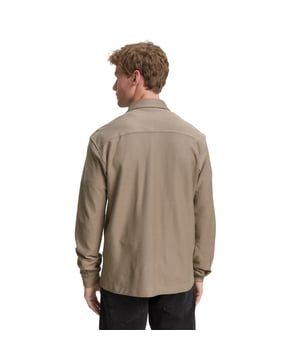 
<p><strong>Relaxed Twill Jersey Shirt – Tom Tailor</strong></p>
<p>Het relaxed twill jersey shirt combineert stijl met gemak. Voorzien van een klassieke knoopsluiting en een ontspannen pasvorm. Twee borstzakken bieden extra functionaliteit en dragen bij aan het ontwerp. De mouwen eindigen met subtiele manchetten. Beschikbaar in een neutrale tint, ideaal voor veelzijdige combinaties. Bekijk de foto's voor verdere details.</p>