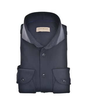 
Slim Fit