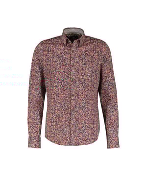 
Het oranje heren overhemd van Lerros heeft lange mouwen. Het overhemd heeft een all-over print. Op de linkerborst staat het welbekende logo van Lerros afgedrukt. Deze blouse is gemaakt van 97% katoen en 3% elastaan.