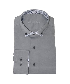 
<p>Casual heren overhemd van Mike Tunrham. Dit casual overhemd heeft een mooie smalle pasvorm, lange mouwen en een button-down kraag.</p>
<ul>
<li>Slim fit</li>
<li>100% Katoen</li>
</ul>