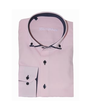 
<p>Mooi heren overhemd van Mike Turnham met lange mouwen. Dit vlotte heren overhemd heeft een contrast rand aan de kraag en in de boord en manchetten.</p>
<ul>
<li>Modern fit</li>
<li>67% Katoen/ 33% Polyester</li>
</ul>