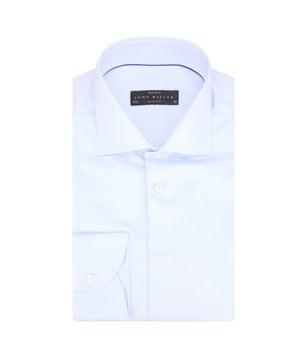 
John Miller Slim Fit Overhemd in lichtblauw brengt stijl en comfort samen. Dit business overhemd heeft een klassieke kraag, lange mouwen en een knoopsluiting zonder borstzak. Het is gemaakt van hoogwaardig katoen en biedt een verfijnde uitstraling met tijdloze charme. John Miller staat voor vakmanschap en oog voor detail, wat resulteert in moderne kledingstukken met een perfecte pasvorm en hoogwaardige materialen die lang meegaan.