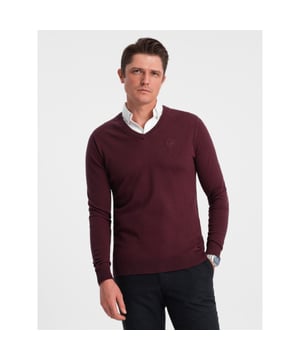 
<p>Heren V-hals sweater met vaste witte overhemd kraag erin. De <a href="https://italian-style.nl/heren/truien-vesten/truien">heren trui</a> met vaste overhemd boord is gefabriceerd van elastische katoen, dit geeft een comfortabel draaggevoel. Deze pullover met V-hals heeft een normale pasvorm. Je kunt de sweater dus gelijk prima over een T-shirt of hemd aankleden. De overhemd kraag zit vast aan de trui en is netjes afgewerkt. Geen last meer dus van een niet goed zittend overhemd onder een trui en toch die nette uitstraling.</p>
<p>Pasvorm: Normal Fit<br />
Materiaal: 80% Katoen, 20% Nylon<br />
Kleur: Bordeauxrood<br />
Categorie: All season<br />
Sluiting: Knoop<br />
Patroon: Effen</p>
<p>Hoogte model: 189 cm<br />
Het model presenteert het product in maat: M</p>
<div class="">Artikelnummer: OM-0026-6</div>
