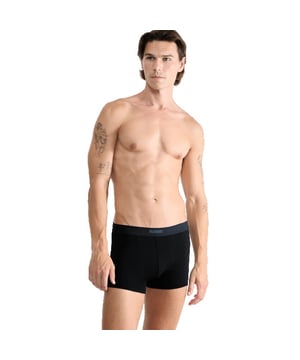
Dit zwarte  tijdloos mannen duo de Ever Ease Short is super zacht en fijn om gedragen te worden. De tailleband is gemaakt van gerecyclede materialen. Deze short is gemaakt van 94% katoen en 6% elastaan.