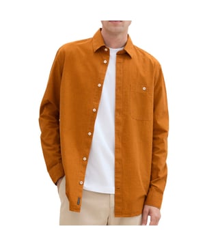 
<p>Heren overhemd met lange mouwen van het merk Tom Tailor.</p>
<ul>
<li>Modern fit</li>
<li>Borstzakje</li>
<li>100% Katoen</li>
<li>Kleurnummer: 35979</li>
</ul>