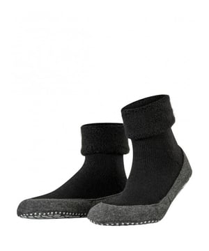 
<p><h2>Introductie</h2>
</p>
<p>
</p>
<p>Voor de mannen die op zoek zijn naar een comfortabele, stijlvolle schoen die de hele dag door draagbaar is, is de FALKE Cosyshoe so cp - Zwart de perfecte match. Deze schoen heeft een modern design met een gestroomlijnde look en het is gemaakt van ademende materialen van hoge kwaliteit.
</p>
<p>
</p>
<p><h2>Voordelen</h2>
</p>
<p>
</p>
<p>De FALKE Cosyshoe so cp - Zwart is een schoen die comfort en stijl combineert. De schoen is gemaakt van ademende stoffen die helpen bij het reguleren van de voettemperatuur, waardoor deze schoen geschikt is voor elke gelegenheid. De schoen heeft een zool van hoge kwaliteit met een goede demping, waardoor deze schoen comfortabel is om de hele dag te dragen.
</p>
<p>
</p>
<p><h2>Belangrijke Kenmerken</h2>
</p>
<p>
</p>
<p><ul>
</p>
<p><li>Gestroomlijnd design</li>
</p>
<p><li>Ademende stoffen</li>
</p>
<p><li>Hoge kwaliteit zool met goede demping</li>
</p>
<p><li>Geschikt voor elke gelegenheid</li>
</p>
<p><li>Comfortabel om de hele dag te dragen</li>
</p>
<p></ul>
</p>
<p>
</p>
<p><h2>Samenvatting</h2>
</p>
<p>
</p>
<p>De FALKE Cosyshoe so cp - Zwart is een perfecte match voor mannen die op zoek zijn naar een schoen die comfort, stijl en een moderne look combineert. De schoen is gemaakt van ademende stoffen met een hoge kwaliteit zool met een goede demping. Deze schoen is geschikt voor elke gelegenheid en is comfortabel om de hele dag te dragen.</p>