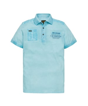 
De nummmerzestien kledingwebshop heeft weer een prachtige toevoeging aan de collectie: de Petrol Men polo voor heren in de kleur lichtblauw. Deze comfortabele polo is gemaakt van een kwalitatief hoogwaardige mix van 85% katoen en 15% nylon. De perfecte combinatie voor een duurzaam en stijlvol kledingstuk. Deze polo is niet alleen geschikt voor zomerse dagen, maar kan het hele jaar door gedragen worden als casual item of bij een nette outfit. Met zijn klassieke pasvorm en stijlvolle details zoals de kraag en knoopsluiting, is deze polo een must-have voor elke herengarderobe. Bestel nu en voeg deze Petrol Men polo toe aan jouw kledingcollectie!
