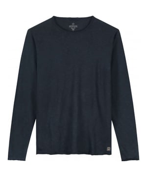 Het merk Dstrezzed staat bekend om zijn tijdloze uitstraling. Neem bijvoorbeeld dit item uit de nieuwe collectie van Dstrezzed. Geschikt voor elke gelegenheid en nu beschikbaar bij V&D!
Newman heavy slub jersey is een longsleeve van het merk Dstrezzed in de kleur blauw.