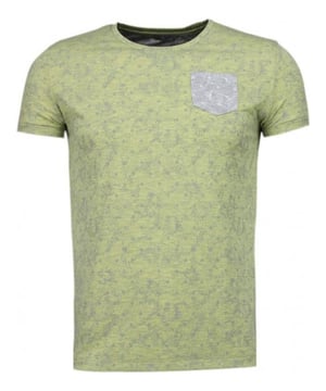 Scoor deze nieuwe outfit van BN8 Black Number nu in de BN8 Black Number sale met hoge korting!
Exclusieve T-shirt met diverse specificaties. Dit T-shirt wordt gemaakt van een zeer hoogwaardige kwaliteit katoen. Ze hebben een uitstekende afwerking en pasvorm.  - <p><strong><strong><strong><strong>Specificaties:</strong><b><br /></b></strong></strong></strong>- Kleur: Zie Afbeelding<br />- Seizoen: Voorjaar / Najaar<br />- Kraag: Ronde hals<br />- Mouwen: Korte Mouw<br />- Patroon: Bedrukt<br />- Kwalitatief Hoogwaardige Afwerking<br />- Materiaal: 84% Katoen en 16% Polyester<br />- Weefsel: Dun geweven<br />- Pasvorm: Getailleerd Italiaans<br />- Wasvoorschrift: Machinewas 30 graden, Binnenste buiten wassen (Niet in de droger)<br />- Beschikbare maten: S - M - L - XL - XXL</p>