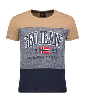 
<p>T-shirt heren Geographical Norway Jerudico</p>
<p>Heren T-shirt voor de zomer van het Style Italy merk Geographical Norway. Het shirt korte mouw is gemaakt van 100% katoen. Je kunt het T-shirt voor mannen goed combineren op je outfit met een short chino, bermuda of een korte spijkerbroek.</p>
<p>Samenstelling: 100% katoen<br />
Kleur: Taupe<br />
Pasvorm: Valt klein uit!<br />
Print: Geo jeans</p>
<p> </p>