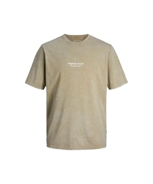 
Dit regular fit Tshirt voor heren van JACK & JONES is gemaakt van katoen en heeft een logo print op de voorkant. Het model heeft een ronde hals en korte mouwen.Extra details zijn: Ronde hals  Logo print Korte mouwenMateriaal:100% KatoenWasvoorschrift:Machinewas max. Fijnwas 30 graden Celsius. Niet in droger 