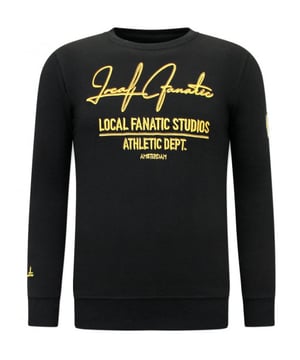 Dit artikel van LF Amsterdam koop je nu met hoge korting in de LF Amsterdam outlet op V&D!
Heren Sweater - Athletic Dept. - Zwart / Goud - <p><strong>Specificaties:<br /></strong>- Heren Sweater - Athletic Dept.<br />- Artikel code: 11-6518ZG<br />- Kleur: Zie Afbeelding<br />- Seizoen: Voorjaar / Najaar<br />- Kraag: Ronde Kraag<br />- Mouwen: Lange Mouw<br />- Patroon: Borduur<br />- Kwalitatief: Hoogwaardige Afwerking<br />- Materiaal: 84% Katoen en 16% Polyester<br />- Weefsel: Geweven<br />- Pasvorm: Getailleerd Italiaans<br />- Wasvoorschrift: Handwas, Binnenste buiten wassen (Niet in de droger)<br />- Beschikbare maten: S - M - L - XL - XXL<br /><br /><b>Local Fanatic</b> is een jong merk voor modebewuste mannen die aandacht besteden aan kleding en uiterlijk met de Allure en Glamour.<br />Kenmerkend van het merk zijn de zeefdruk- en digitaal prints die gegarandeerd staan voor kwaliteit van vooruitstrevende stoffen in Italiaanse pasvormen.</p>
