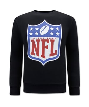 
NFL Heren Trui - Zwart - <p><strong>Specificaties:<br /></strong>- NFL Heren Trui <br />- Artikel code: LF-2523<br />- Kleur: Zie Afbeelding - Zwart<br />- Seizoen: Voorjaar / Najaar<br />- Mouwen: Lange Mouw<br />- Patroon: Print<br />- Kwalitatief: Hoogwaardige Afwerking<br />- Materiaal: 84% Katoen en 16% Polyester<br />- Weefsel: Geweven<br />- Pasvorm: Getailleerd Italiaans<br />- Wasvoorschrift: Handwas, Binnenste buiten wassen (Niet in de droger)<br />- Beschikbare maten: S - M - L - XL - XXL<br /><br /><b>Local Fanatic</b> is een jong merk voor modebewuste mannen die aandacht besteden aan kleding en uiterlijk met de Allure en Glamour.<br />Kenmerkend van het merk zijn de zeefdruk- en digitaal prints die gegarandeerd staan voor kwaliteit van vooruitstrevende stoffen in Italiaanse pasvormen.</p>