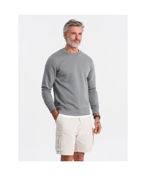
<p>Klassieke grijs beige mannen sweater uit de basiscollectie van het Moda Italia merk Ombre. De trui is gemaakt van zacht, aangenaam aanvoelend materiaal. Past zich perfect aan het figuur aan. Ronde halslijn. Sweatshirts en mouwen afgewerkt met boord. De comfortabele pasvorm maakt het sweatshirt perfect voor dagelijks gebruik. Deze heren trui is goed te combineren op een jeans of chino.</p>
<p>Samenstelling: 65% katoen, 35% polyester<br />
Pasvorm: Normale fit<br />
Merk: Ombre</p>