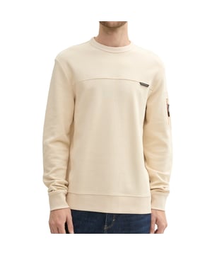 
<p>Casual crewneck sweater van Tom tailor. Deze sweater ronde hals heeft een zakje met ritssluiting op de mouw.</p>
<ul>
<li>Regular fit</li>
<li>95% Katoen/ 5% Polyester</li>
</ul>
