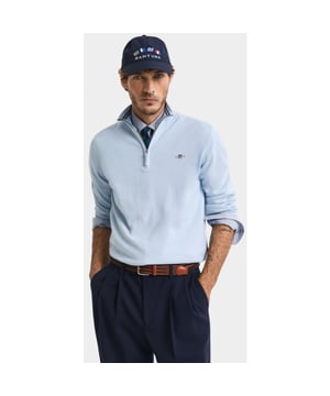 
Gant Half Zip Blauw CLASSIC COTTON HALF ZIP 8030564/457 met artikelcode8030564/457 .  van het materiaal 100% Katoen. Extra specificaties: , , , , kleur Blauw.