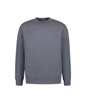 
Deze losvallende, half Milano gebreide trui is een op streetwear geïnspireerd winteritem. Met een subtiel geborduurd logo op de borst en een klein metalen merklabel aan de achterkant van de kraag. Gemaakt van 80% katoen en 20% nylon, met een ronde kraag.