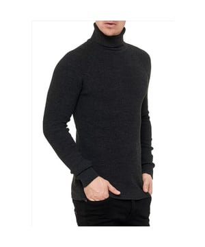 
<p>Klassieke heren coltrui donkergrijs van het Moda Italië merk Rusty Neal. De coltrui voor heren is gemaakt van zacht aangenaam materiaal. Past zich perfect aan het figuur aan. Ziet er mooi uit in combinatie met een colbert. De shirts hebben een aansluitende pasvorm. Je kunt deze mannen coltrui prima combineren met een jeans voor een casual look.</p>
<p>Merk: Rusty Neal<br />
Materiaal: 82% Polyacryl, 10% Polyamide, 8% Elite<br />
Kleur: Antraciet</p>