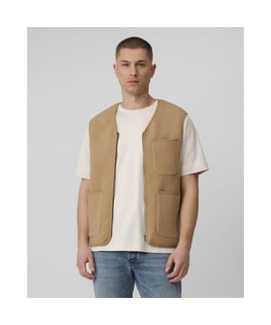 
- Over het merk: De kleding van J.C. RAGS is van oorsprong simpel, zoals je dat van een nuchter Nederlands fashionlabel zou verwachten. De mooiste basics die onmisbaar zijn in de garderobe van iedere man! Dit heeft dan ook in grote mate het succes van J.C. RAGS bepaald. Inmiddels is J.C. RAGS dan ook uitgegroeid tot een sterk mannenmode merk. Met de kleding van J.C. RAGS kun je je eigen unieke stijl creëren! De collecties zijn op en top mannelijk en richt zich vooral op de man die van comfortabele, casual maar toch stijlvolle kleding houdt. Ideaal als je het belangrijk vindt om er trendy uit te zien, maar daar niet al teveel moeite voor wil doen. Met J.C. RAGS zit je eigenlijk altijd goed!