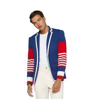 
Jouw innerlijke patriot omarmen en er tegelijkertijd op je best uit zien: dat is waar Dandy Fan om draait. Deze OppoSuits Deluxe blazer in rood, wit en blauw heeft een stijlvolle katoenen band op de revers, een fastfood voering en is gemaakt van een delicate, comfortabele dubbelgebreide jersey. Het zorgt ervoor dat jij de trofee voor best geklede supporter binnensleept op elk sportevenement.