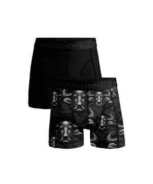 
<p>Ervaar het ultieme comfort met onze cotton modal boxershorts. Deze boxershorts combineren de <strong>zachtheid van modal</strong>, een natuurlijke vezel uit beukenhout, met het <strong>ademende en stevige karakter van katoen</strong>. Het resultaat is een zijdezacht ondergoed dat de hele dag door heerlijk aanvoelt op de huid en zorgt voor optimale ventilatie.</p>
<p>Dankzij de <strong>vochtregulerende eigenschappen</strong> blijf je droog en comfortabel, zelfs tijdens intensieve activiteiten of warme dagen.</p> Materiaal: 48% Cotton / 48 % Modal / 4% Elastane - 210 gram 
Wasinstructies: type:root,children:type:list,listchildren:Wassen op 30 graden,Niet in de droger,Strijken op matig warme stand (2 stippen) Kleur: Print,Grijs