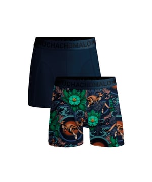 
<p>Ervaar het ultieme comfort met onze cotton modal boxershorts. Deze boxershorts combineren de <strong>zachtheid van modal</strong>, een natuurlijke vezel uit beukenhout, met het <strong>ademende en stevige karakter van katoen</strong>. Het resultaat is een zijdezacht ondergoed dat de hele dag door heerlijk aanvoelt op de huid en zorgt voor optimale ventilatie.</p>
<p>Dankzij de <strong>vochtregulerende eigenschappen</strong> blijf je droog en comfortabel, zelfs tijdens intensieve activiteiten of warme dagen.</p> Materiaal: 48% Cotton / 48 % Modal / 4% Elastane - 210 gram 
Wasinstructies: type:root,children:type:list,listchildren:Wassen op 30 graden,Niet in de droger,Strijken op matig warme stand (2 stippen) Kleur: Print,Blauw
