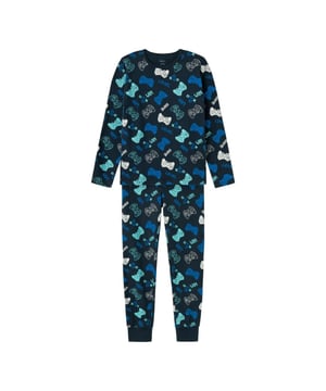 
Name It kinder pyjama set. Deze lange pyjama set heeft een mooie gamer print. Print wordt herhaald over het gehele oppervlak van de pyjama. De shirt en broek zijn gemaakt van 95% katoen en 5% elastaan.