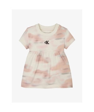 
Calvin Klein baby schattige jurkje met een roze dessin en voorkant CK logo.

Dit Calvin Klein baby jurkje is verkrijgbaar in de maten 62 t/m maar 104.
