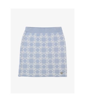 
De Guess Kids Rok in Jacquard Blue heeft een gebreide kwaliteit en is lila van kleur. De rok bevat stretch en heeft een Guess 4g print. Combineer de Guess rok met de bijpassende sweater. 

Let op: Gebreide items pillen door wrijving, dit kun je gemakkelijk verwijderen met een ontpiller. 