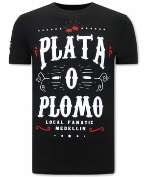 Soms is het tijd om jezelf even te verwennen. Met deze topper van Local Fanatic lukt dat zeker. Tijdloos en elegant en een hotitem uit de nieuwste collectie van Local Fanatic.
Plata o Plomo  Narcos Heren  T-shirt  - Zwart - <p><strong>Specificaties:<br /></strong>- Plata o Plomo Narcos Heren T-shirt <br />- Artikel code: 11-6461<br />- Kleur: Zie Afbeelding - Zwart<br />- Seizoen: Voorjaar / Najaar<br />- Kraag: Ronde Kraag<br />- Patroon: Print<br />- Kwalitatief Hoogwaardige Afwerking<br />- Materiaal: 93% Katoen en 7% Lycra<br />- Pasvorm: Getailleerd Italiaans<br />- Wasvoorschrift: Handwas, Binnenste buiten wassen (Niet in de droger)<br />- Beschikbare maten: S - M - L - XL - XXL<strong><br /></strong><strong><br />Local Fanatic</strong> is een jong merk voor modebewuste mannen die aandacht besteden aan kleding en uiterlijk met de Allure en Glamour. Kenmerkend van het merk zijn de zeefdruk- en digitaal prints die gegarandeerd staan voor kwaliteit van vooruitstrevende stoffen in Italiaanse pasvormen.</p>